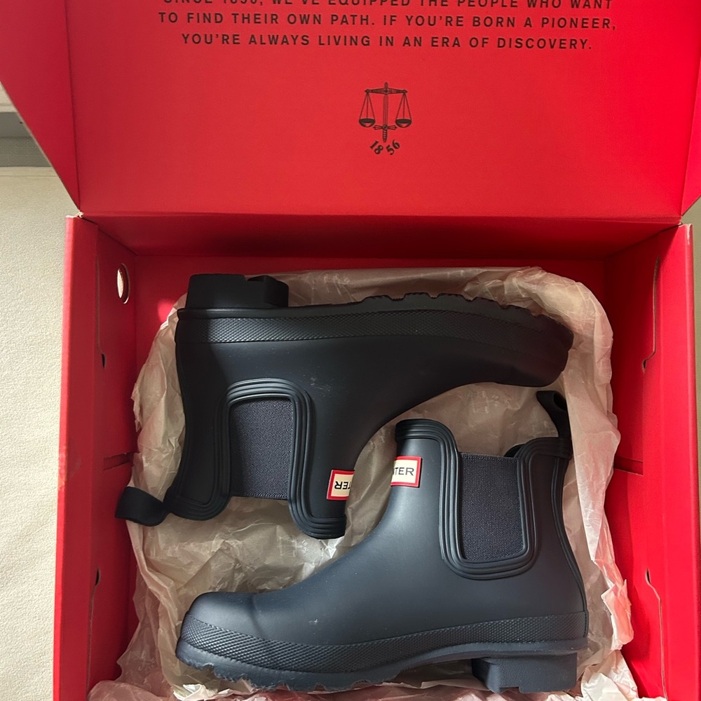 Hunter navy blue boots
